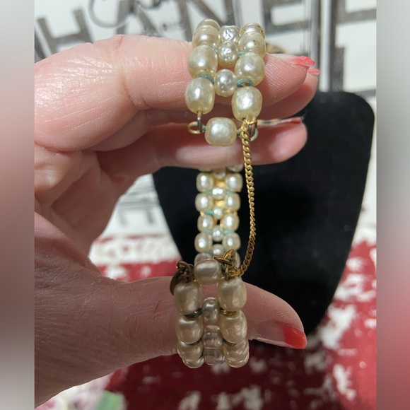 VTG Miriam Haskell Faux Pearl Bracelet, Gold Tone Filigree Center Focal Point - Picture 4 of 6